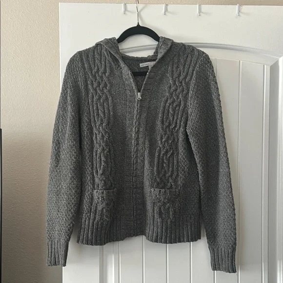 Old Navy Sweaters Old Navy Gray Cable Knit Womens Sweater